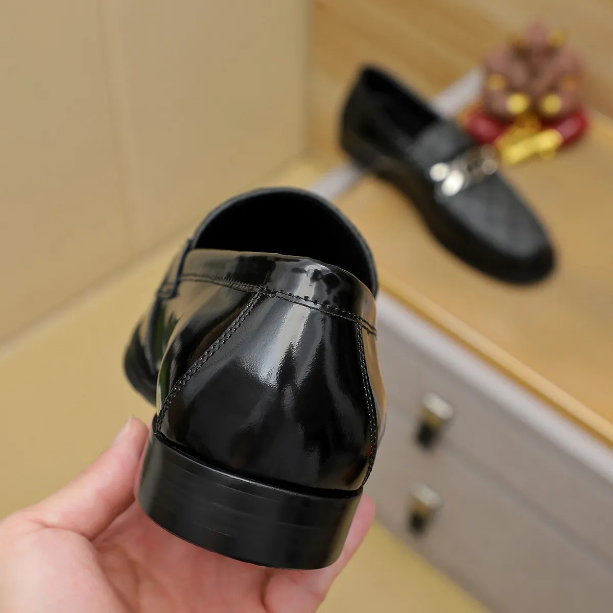 Men's men's shoes💰460💰💰Gucci official website men's business formal leather shoes updated💥Hong Kong counters synchronize new styles💥completely one-to-one replica shipment👍zero gap in counter quality 0⃣️made of imported cowhide on the outside+water-dyed🐂leather lining, color optional! Matching code 38-45